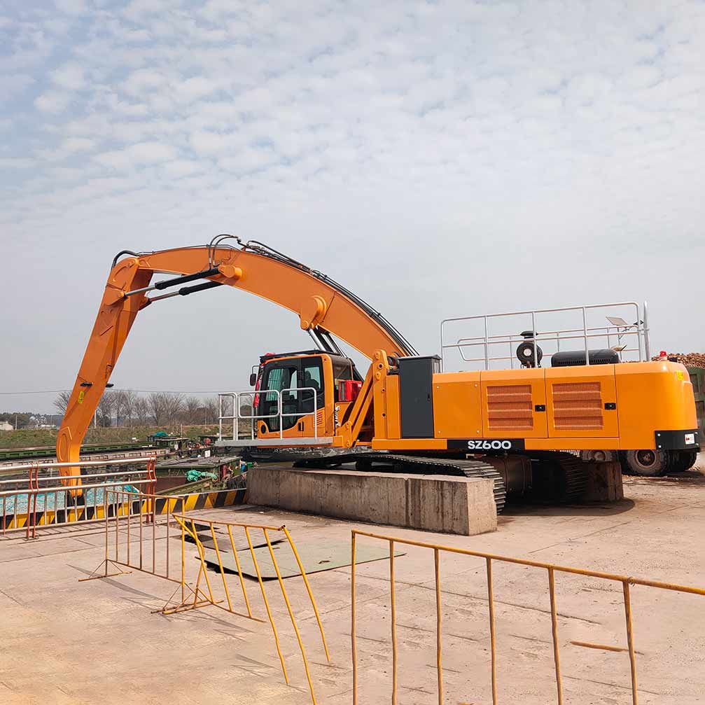 SDSZ-600-Crawler-Material-Handler